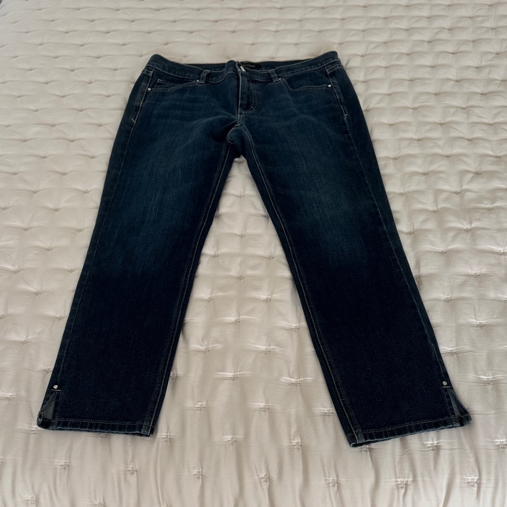 White House Black Market Noir 8 Dark Blue Straight Leg Jeans